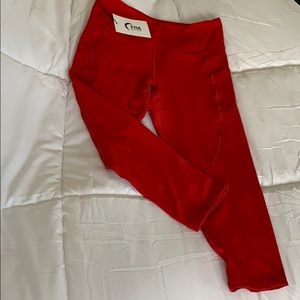 Zyia Active red pocket light n tight hirise Capri